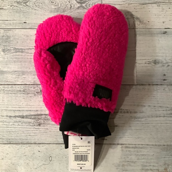 UGG Women’s S/M Sherpa & Leather Mittens With Logo Tape - Picture 3 of 4